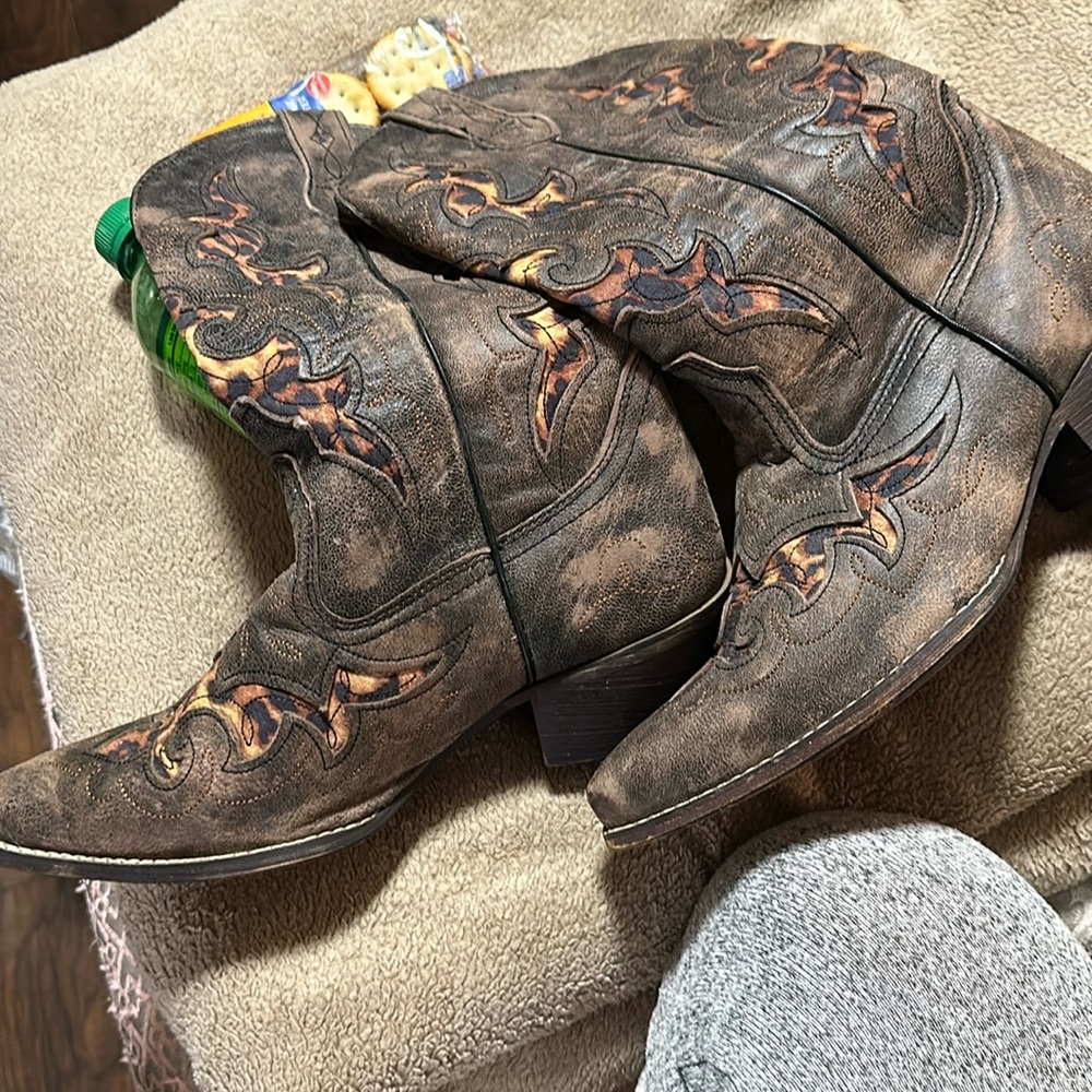 Laredo boots used